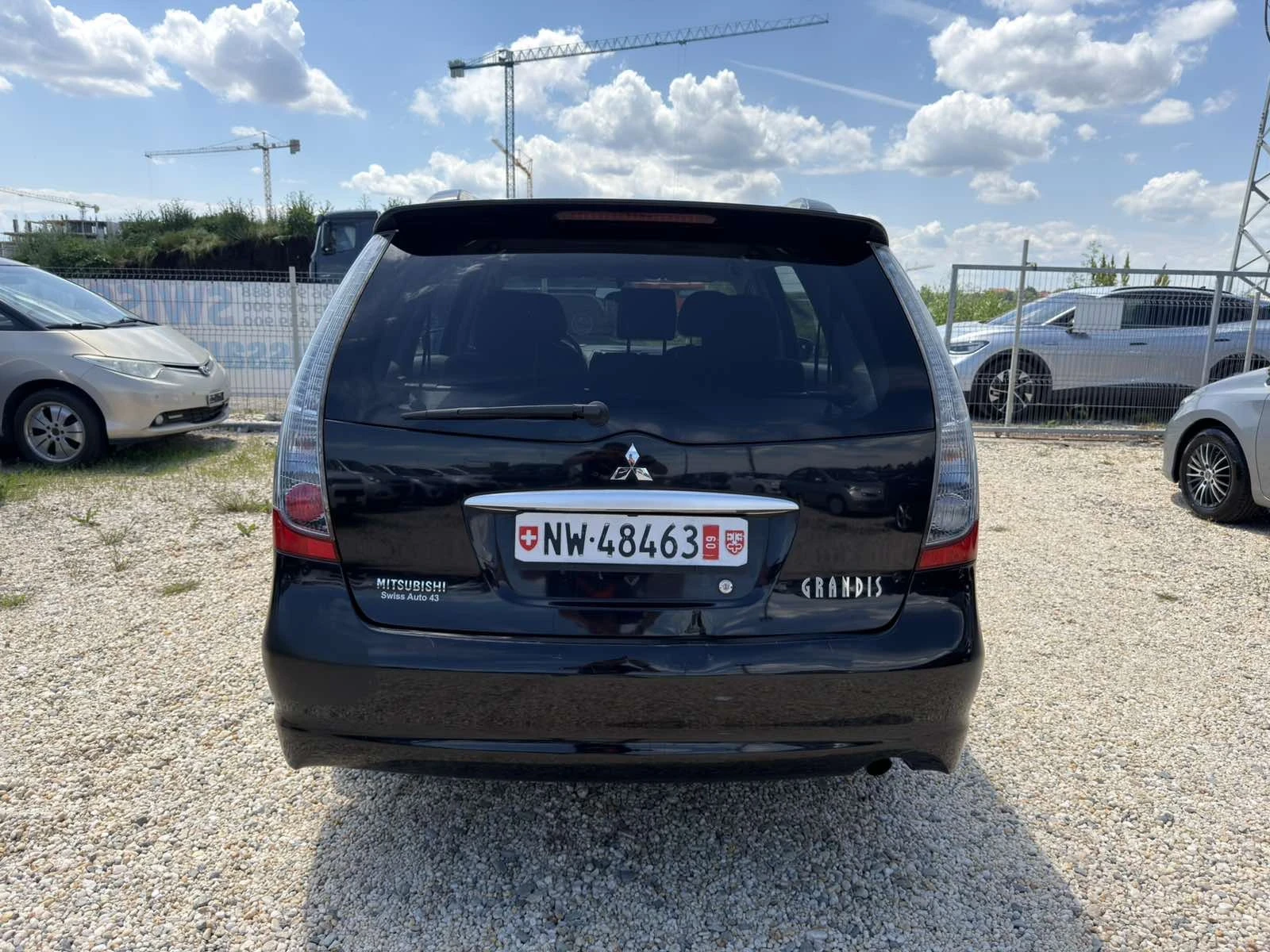Mitsubishi Grandis 2.4i Automat, снимка 7 - Автомобили и джипове - 54610612