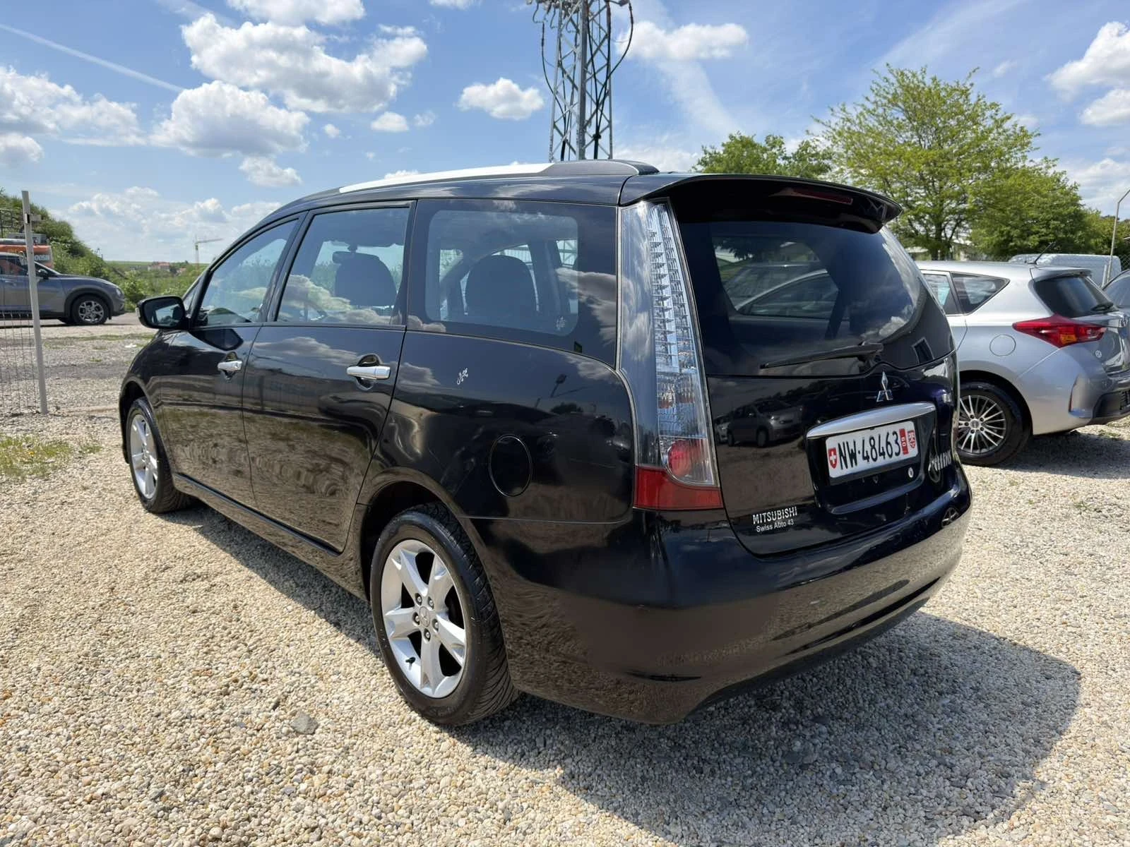 Mitsubishi Grandis 2.4i Automat, снимка 6 - Автомобили и джипове - 54610612