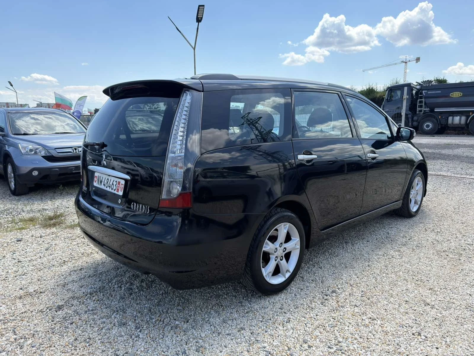 Mitsubishi Grandis 2.4i Automat, снимка 5 - Автомобили и джипове - 54610612