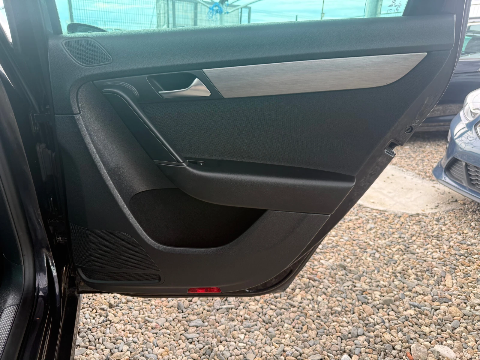 VW Passat 2.0 tdi, снимка 12 - Автомобили и джипове - 54780996
