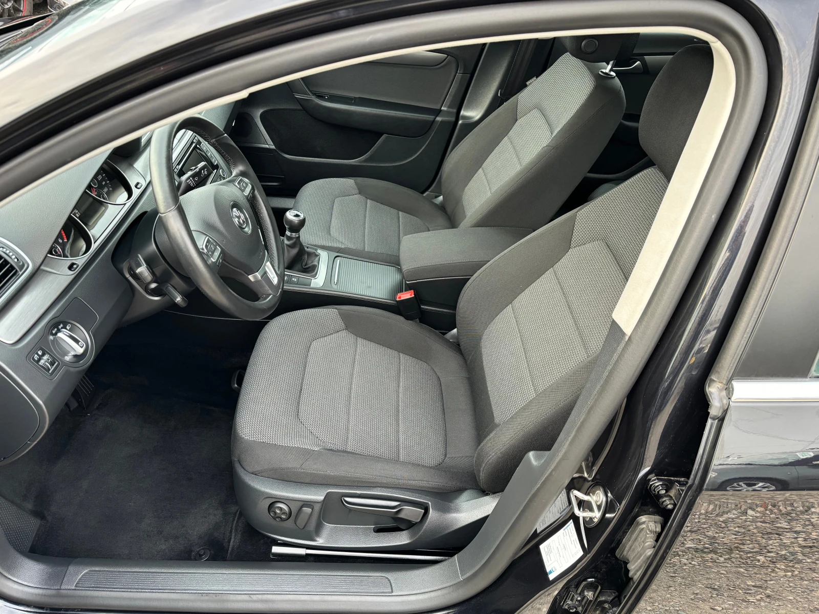 VW Passat 2.0 tdi, снимка 7 - Автомобили и джипове - 54780996