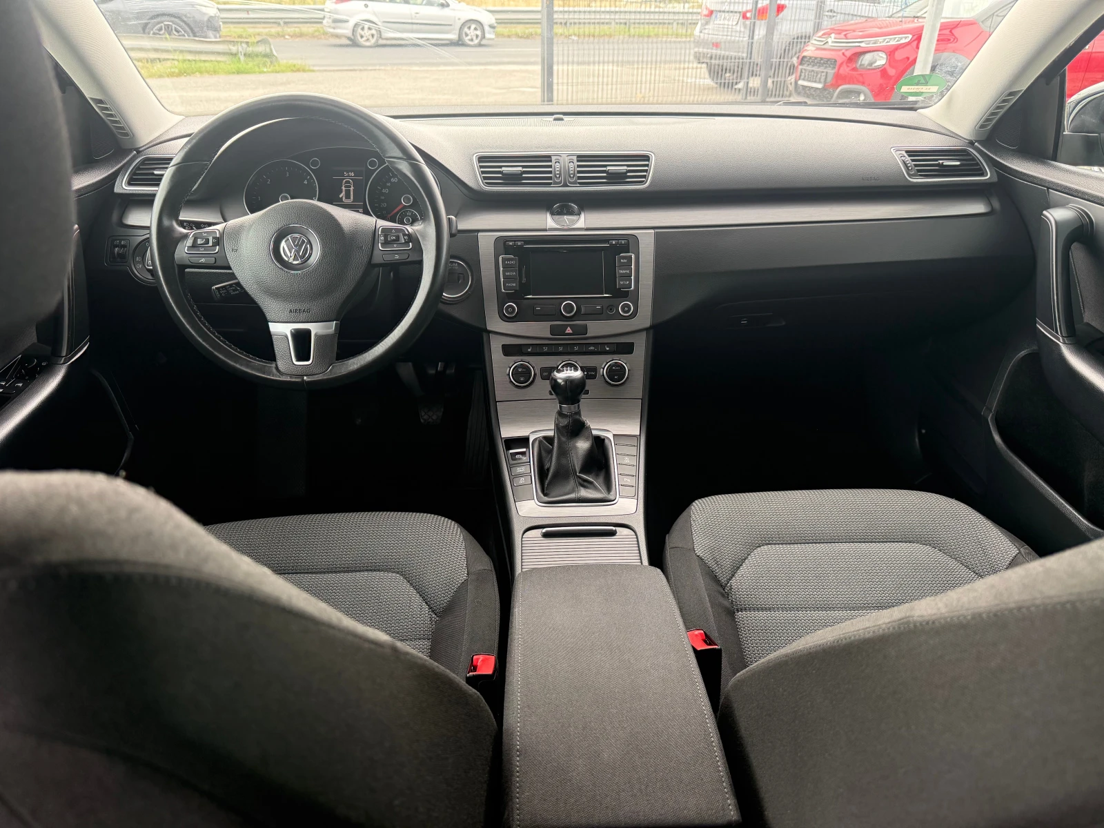 VW Passat 2.0 tdi, снимка 11 - Автомобили и джипове - 54780996