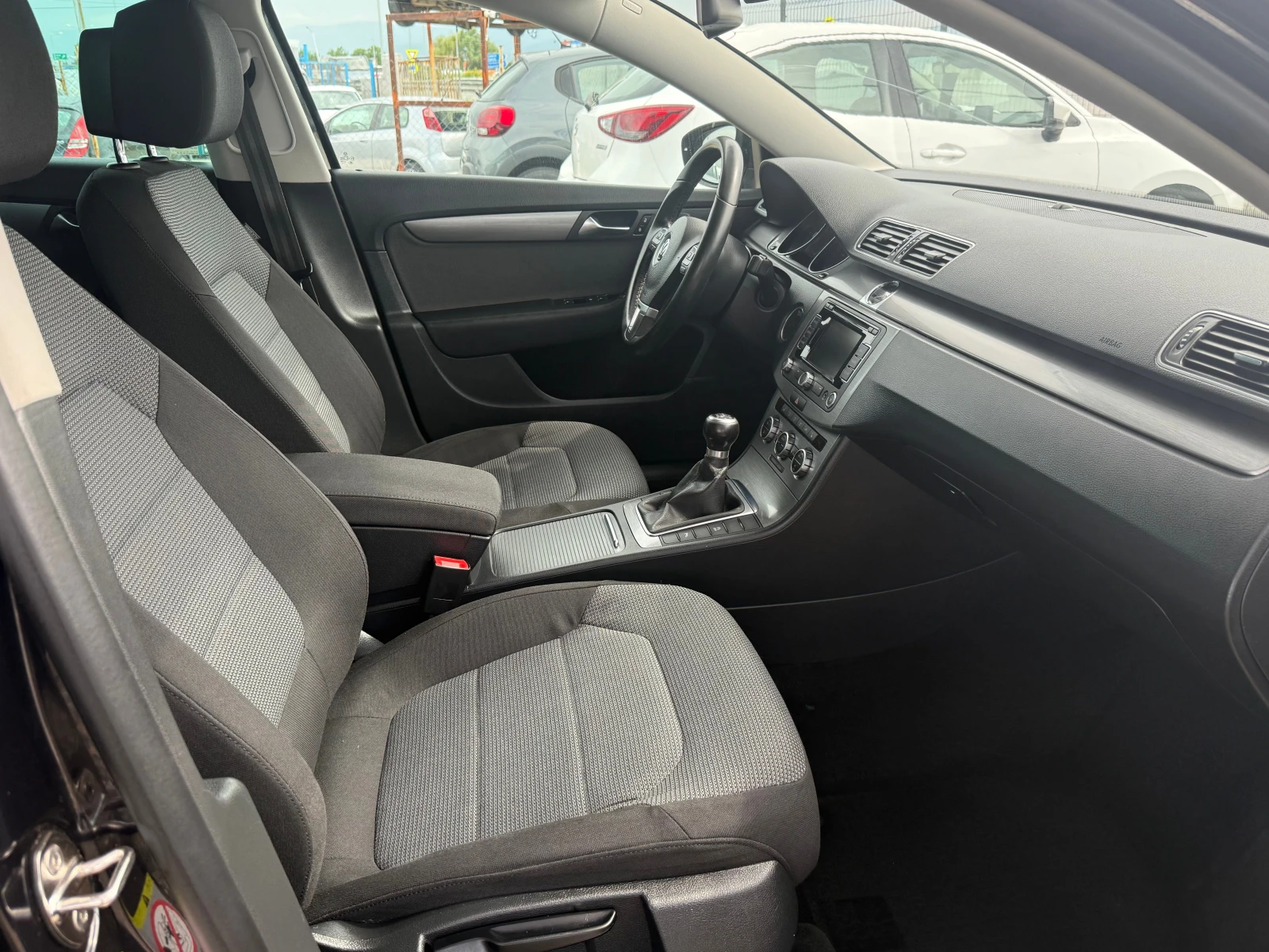 VW Passat 2.0 tdi, снимка 15 - Автомобили и джипове - 54780996