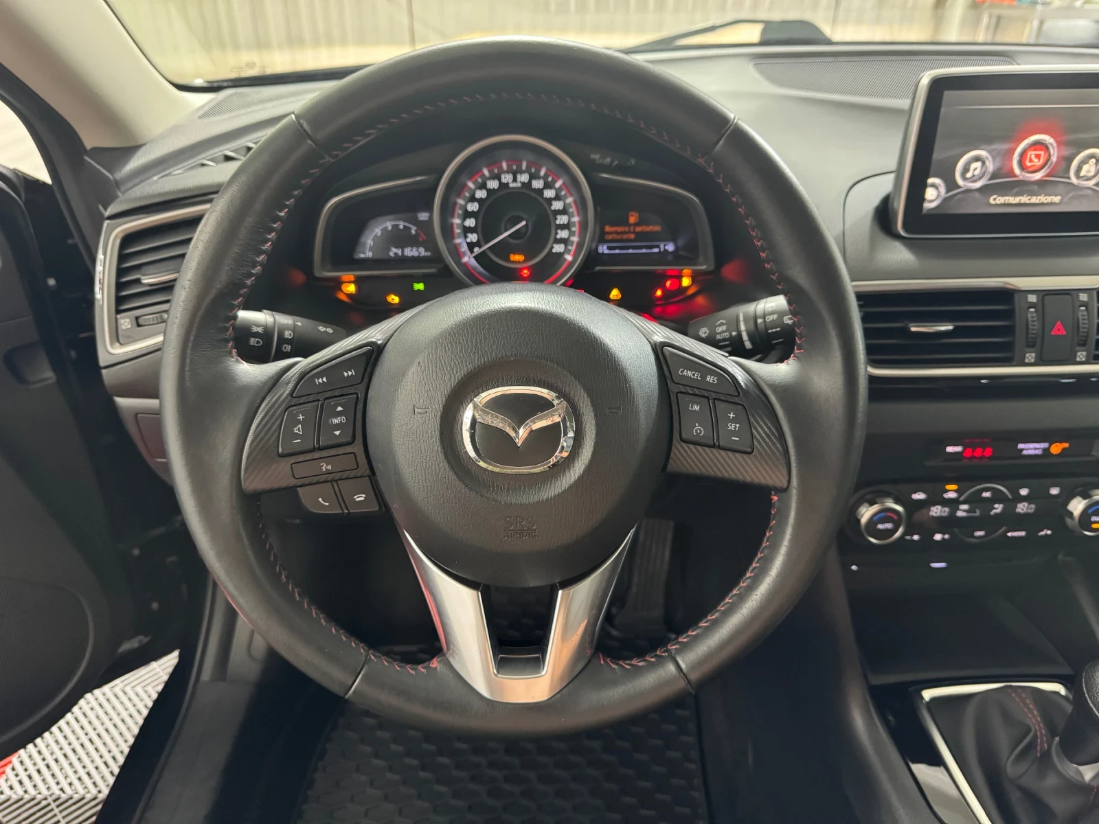 Mazda 3 1.5 SKYACTIV-D | EXCEED, снимка 10 - Автомобили и джипове - 55301410