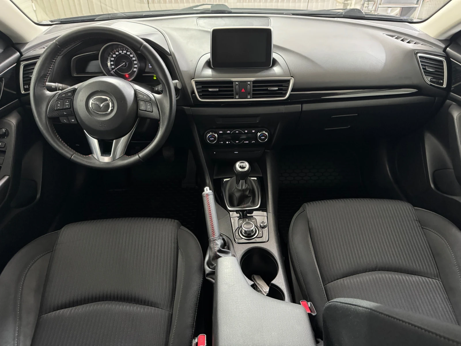 Mazda 3 1.5 SKYACTIV-D | EXCEED, снимка 9 - Автомобили и джипове - 55301410