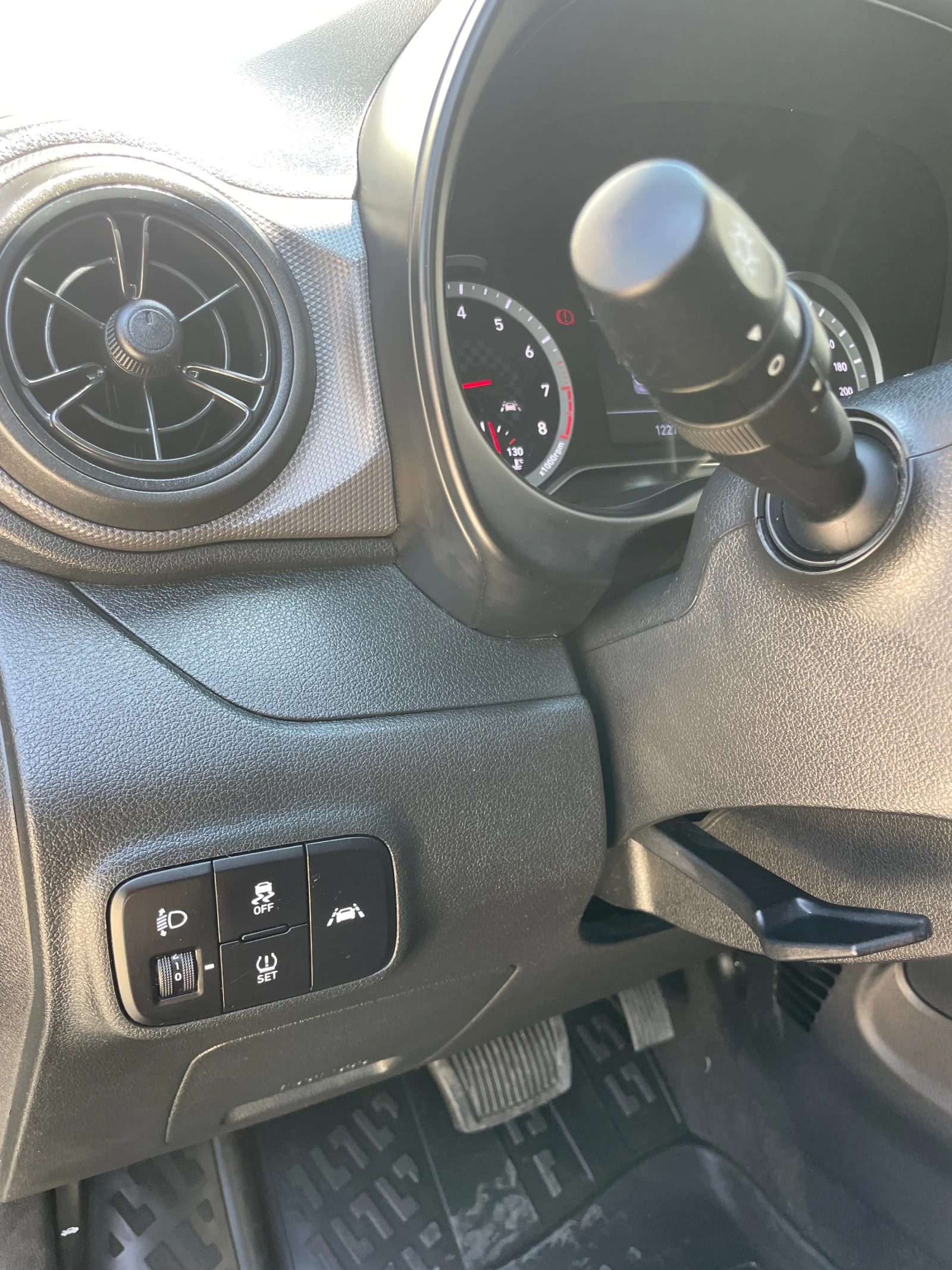 Hyundai I10 1.0i-67к.с., снимка 14 - Автомобили и джипове - 55390961