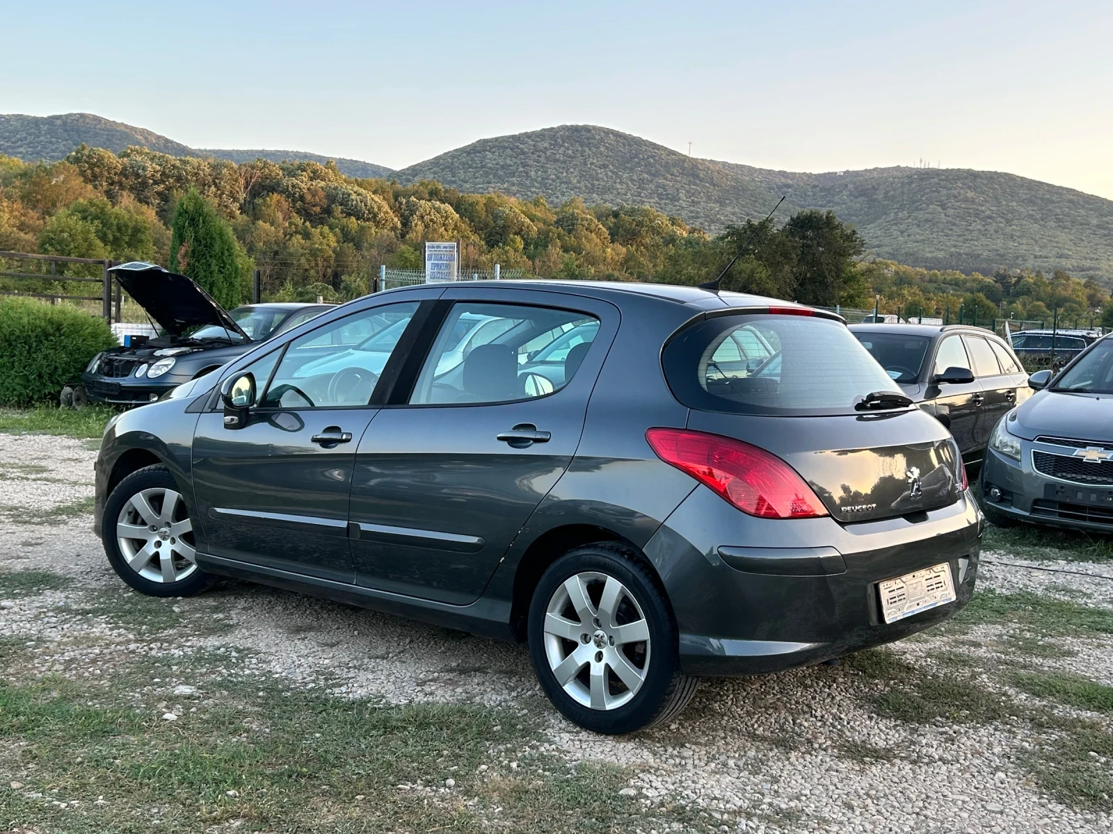 Peugeot 308 1.6HDi АВТОМАТИК * КЛИМАТИК* , снимка 5 - Автомобили и джипове - 55563026