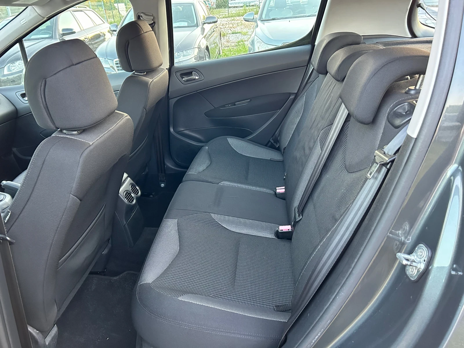 Peugeot 308 1.6HDi АВТОМАТИК * КЛИМАТИК* , снимка 7 - Автомобили и джипове - 55563026