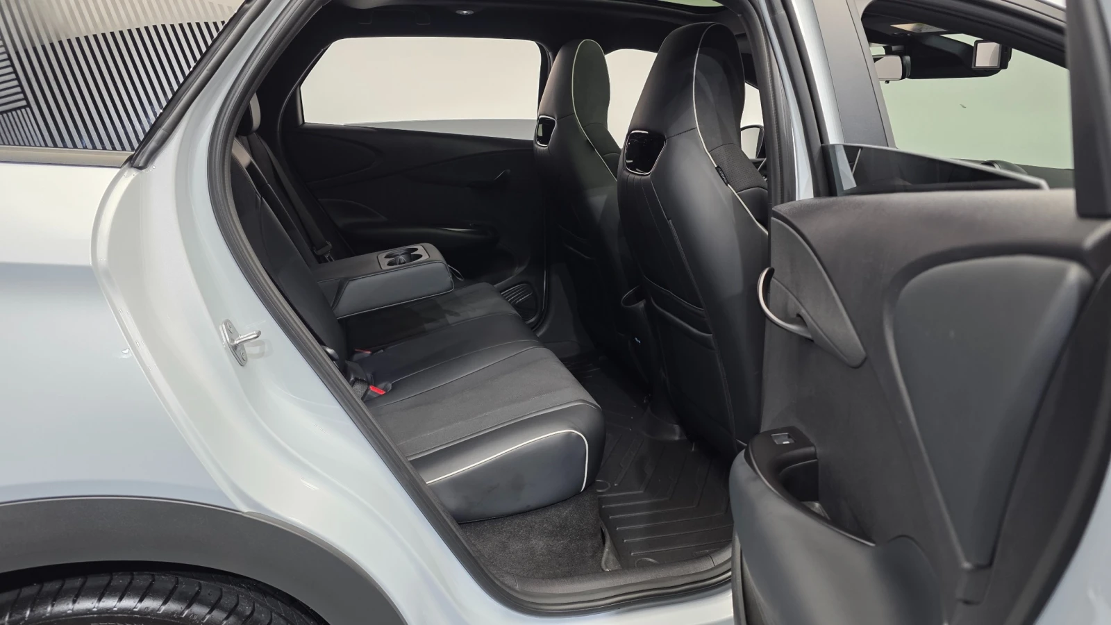 BYD Dolphin Base , снимка 15 - Автомобили и джипове - 55596922