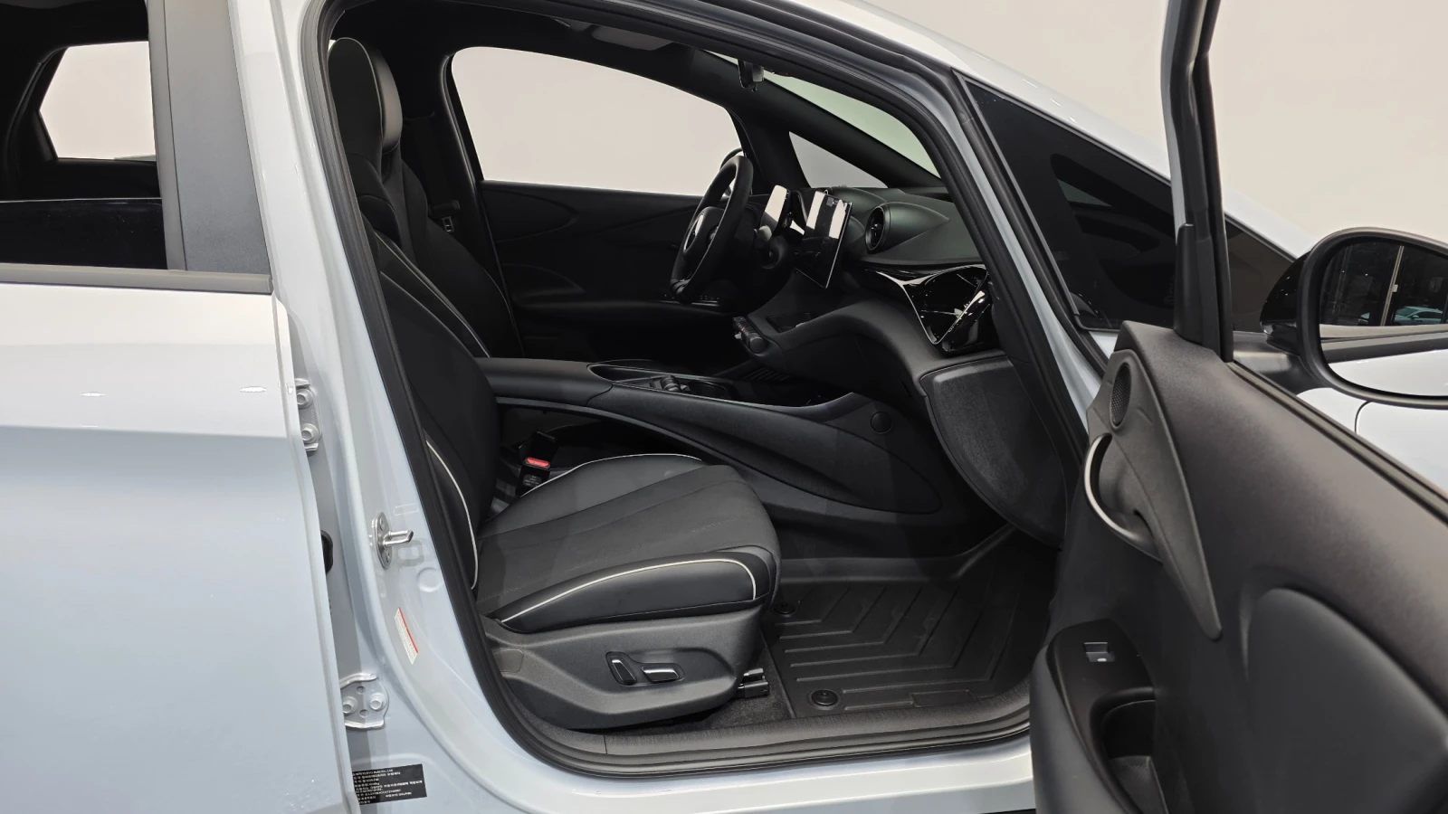 BYD Dolphin Base , снимка 14 - Автомобили и джипове - 55596922