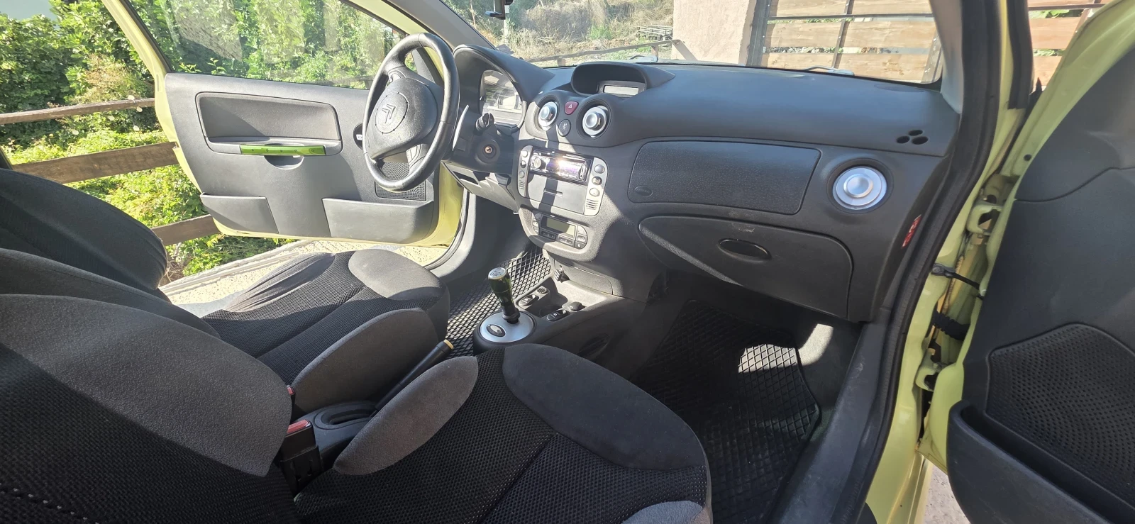 Citroen C2 1.6 газ/бензин , снимка 11 - Автомобили и джипове - 55877221