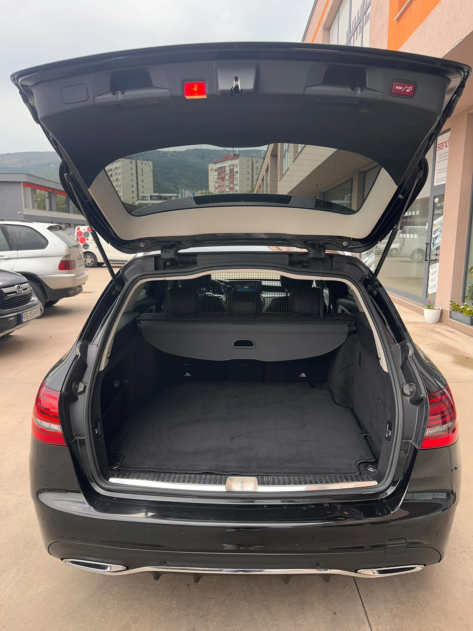 Mercedes-Benz C 220, снимка 5 - Автомобили и джипове - 56093930