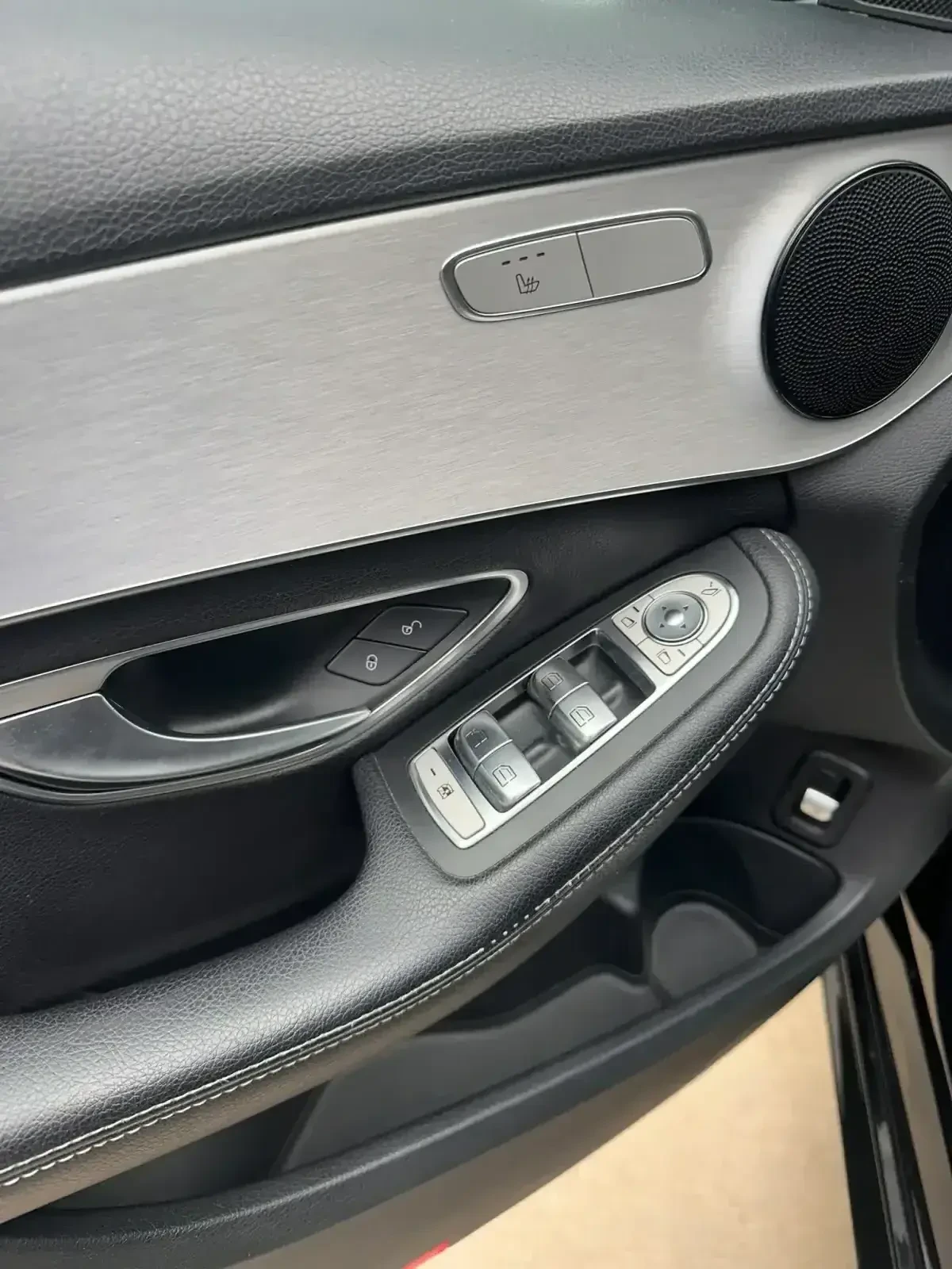 Mercedes-Benz C 220, снимка 8 - Автомобили и джипове - 56093930