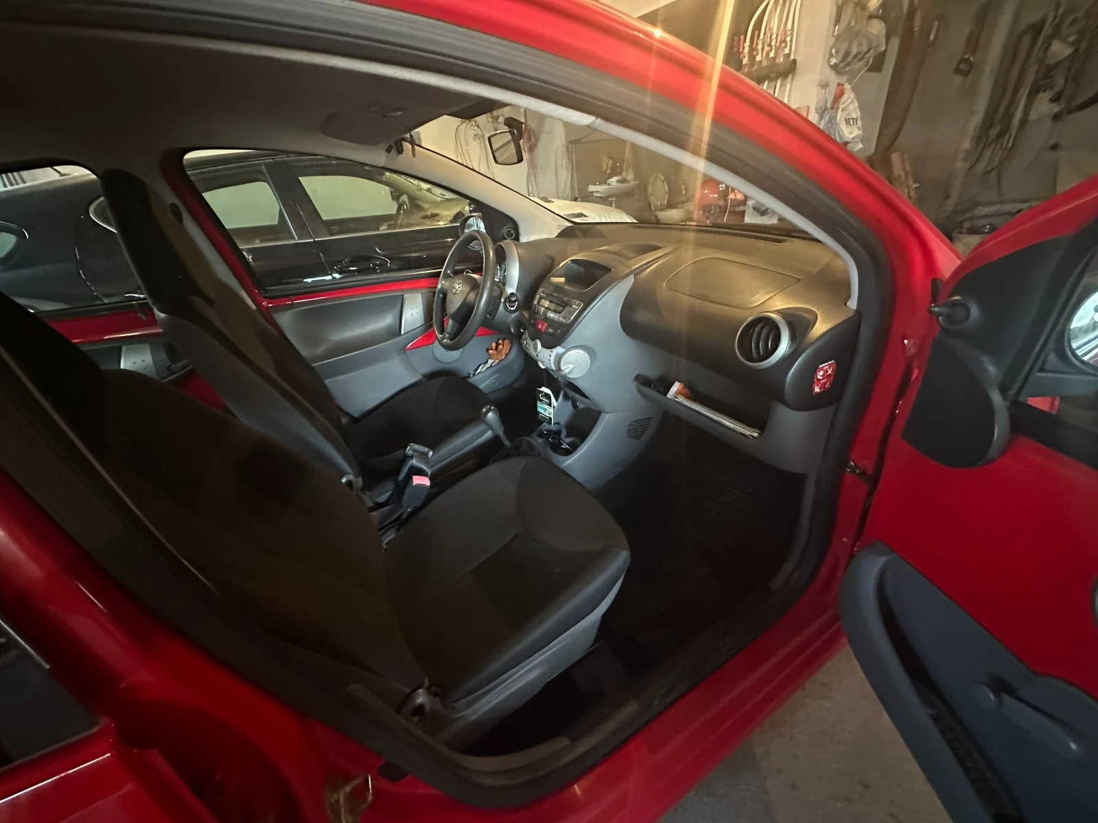 Toyota Aygo, снимка 10 - Автомобили и джипове - 56296132