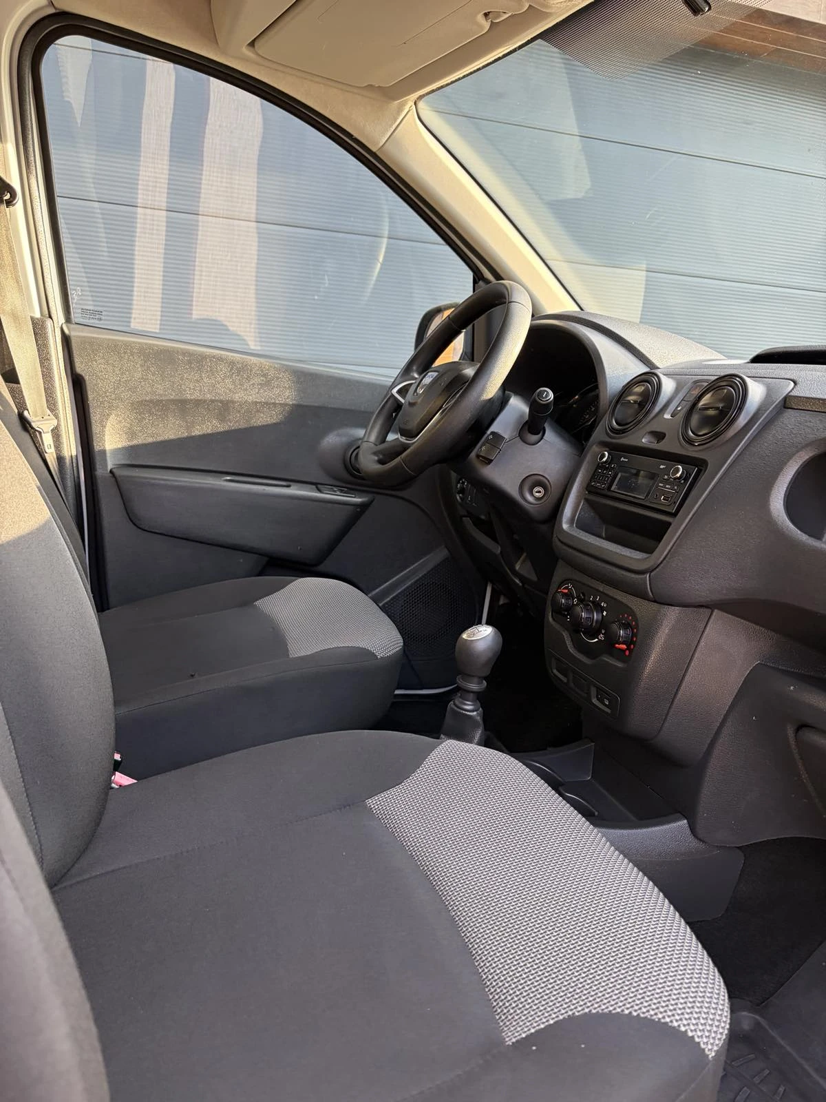 Dacia Dokker N1- M/T 1.5/ 6 ск., снимка 8 - Автомобили и джипове - 56648526