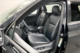 VW Tiguan 2022* R-LINE* BLK OPT* PANO* LANE ASSIST* LED* КРА, снимка 10