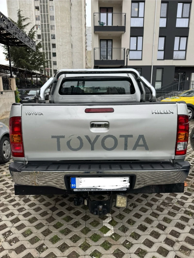 Toyota Hilux 3.0 d4d, снимка 3 - Автомобили и джипове - 48692426