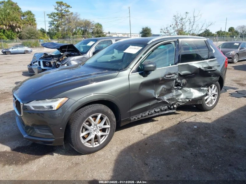 Volvo XC60 T5 Momentum, снимка 2 - Автомобили и джипове - 53502137