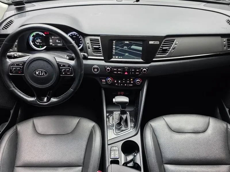 Kia Niro Prestige, снимка 7 - Автомобили и джипове - 56666505