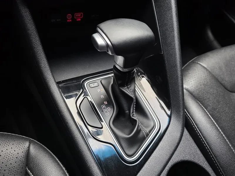 Kia Niro Prestige, снимка 9 - Автомобили и джипове - 56666505