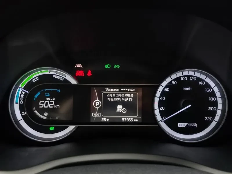 Kia Niro Prestige, снимка 8 - Автомобили и джипове - 56666505