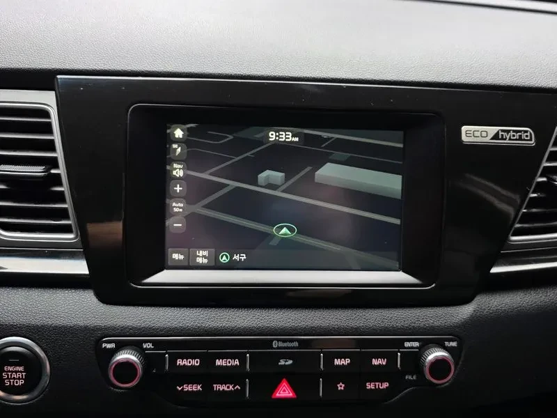 Kia Niro Prestige, снимка 14 - Автомобили и джипове - 56666505