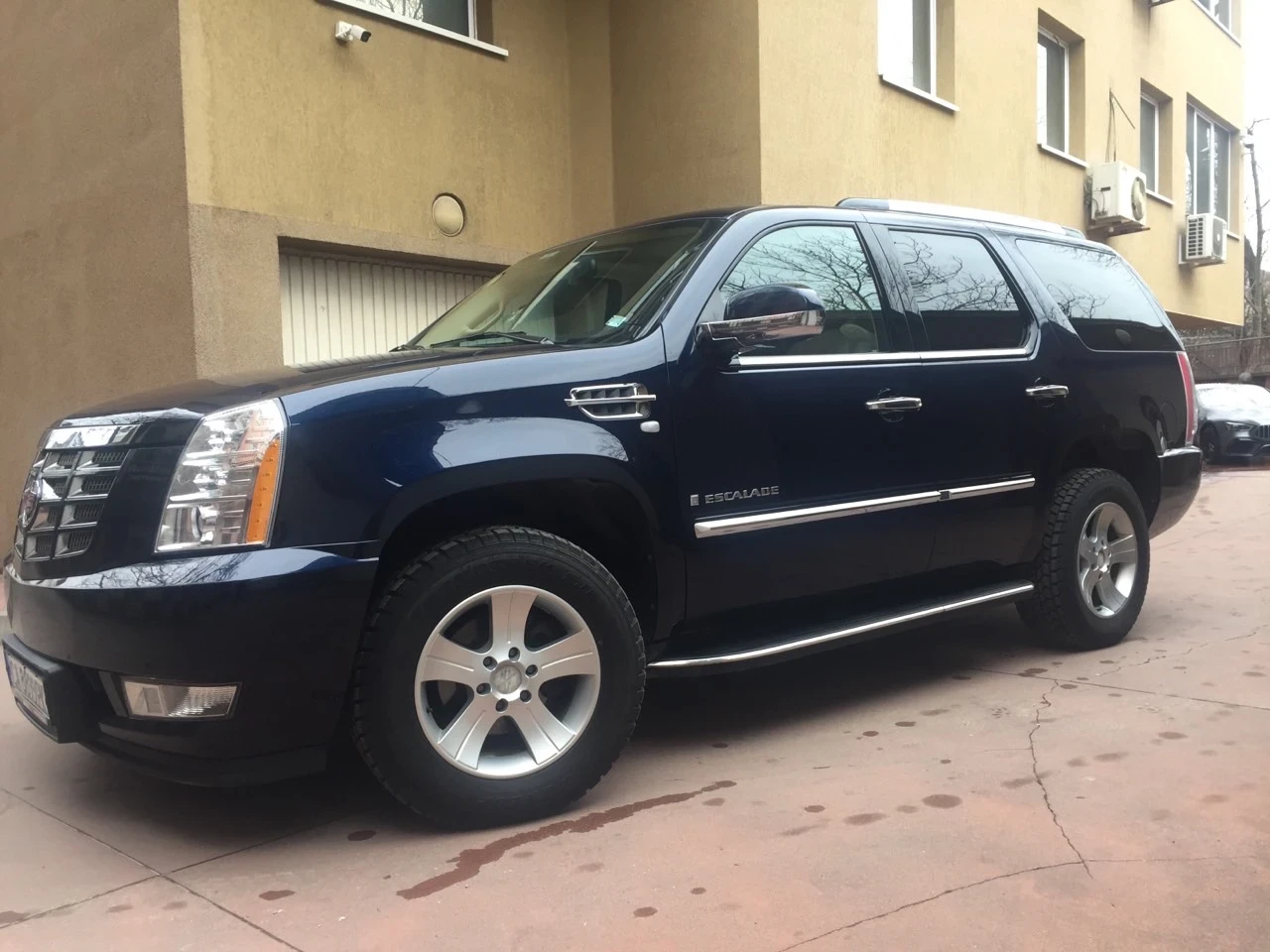 Cadillac Escalade  - изображение 2