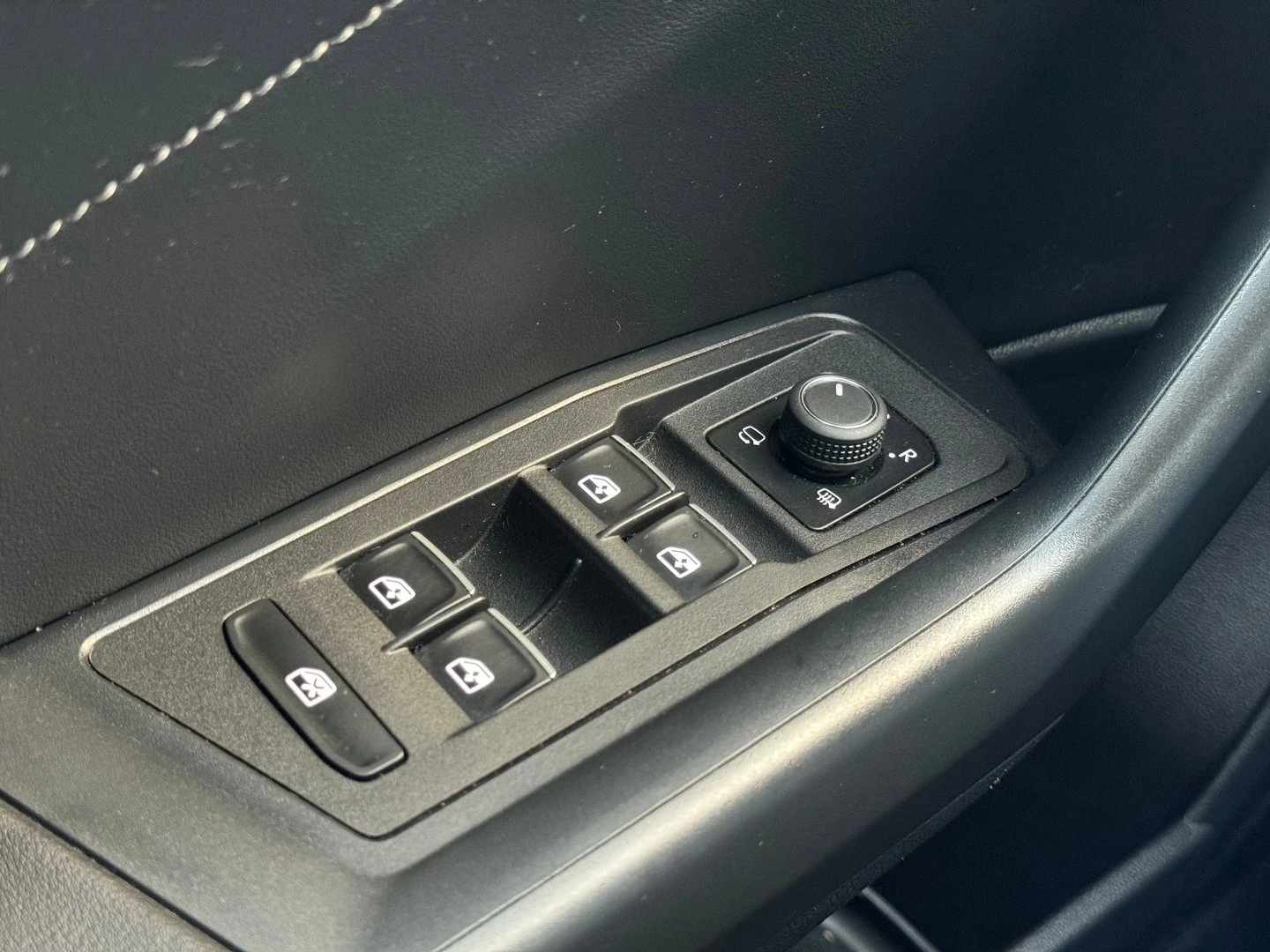 VW T-Roc VW T- Roc Style 1.5 TSI OPF DSG, снимка 8 - Автомобили и джипове - 54741584