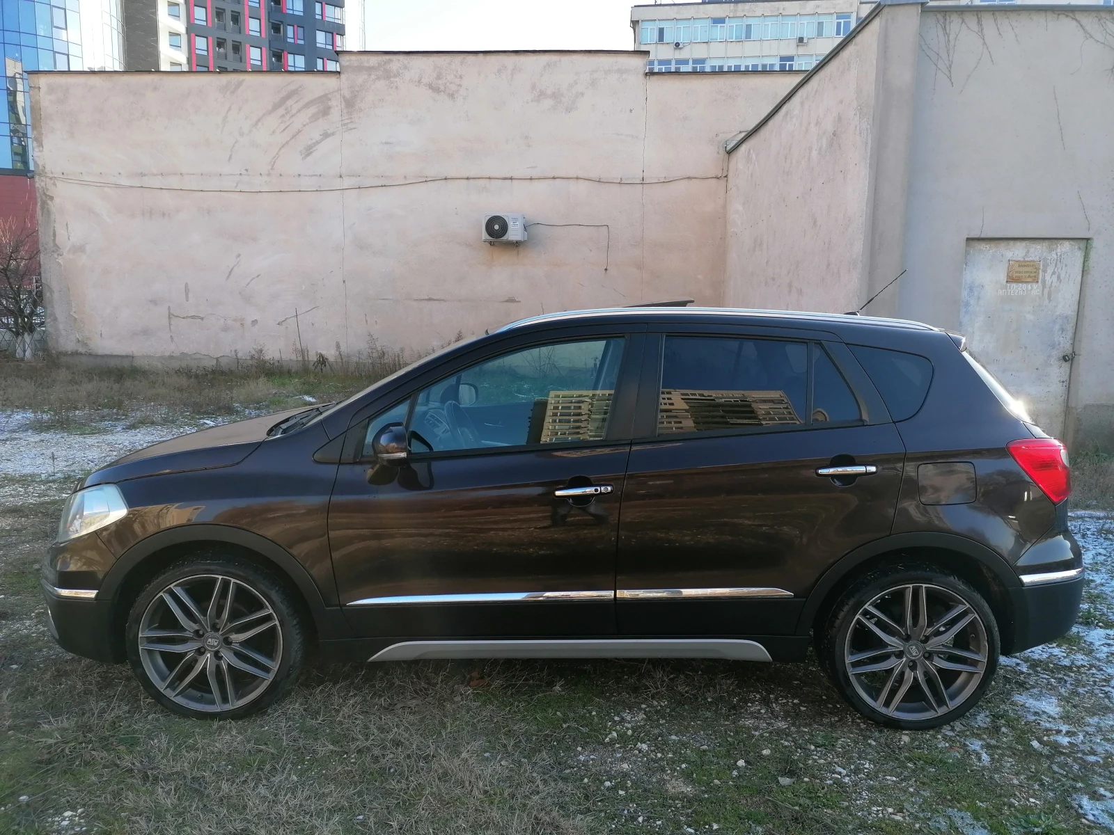 Suzuki SX4 S-Cross 1.6i-Панорамa Навигация Камера KEYLESS-Go - изображение 3
