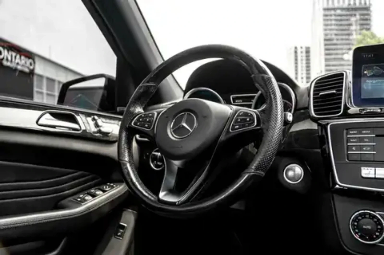 Mercedes-Benz GLE 43 AMG 2018/127000KM/PANO/H&K/PODGREV/4X4/DISTR, снимка 9 - Автомобили и джипове - 53811679