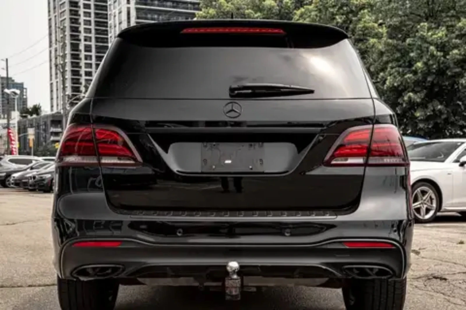 Mercedes-Benz GLE 43 AMG 2018/127000KM/PANO/H&K/PODGREV/4X4/DISTR, снимка 4 - Автомобили и джипове - 53811679