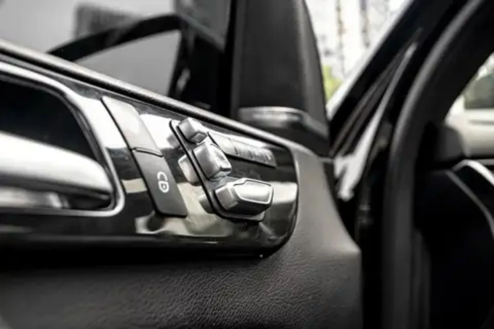 Mercedes-Benz GLE 43 AMG 2018/127000KM/PANO/H&K/PODGREV/4X4/DISTR, снимка 14 - Автомобили и джипове - 53811679