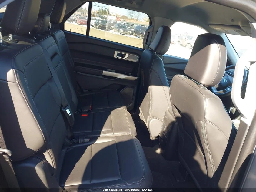 Ford Explorer 2.3l Xlt, снимка 8 - Автомобили и джипове - 53863298