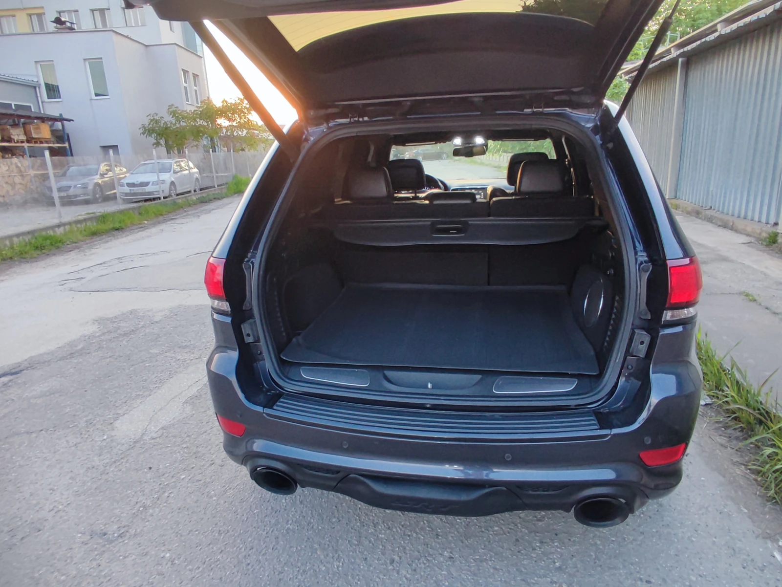 Jeep Grand cherokee SRT 6.4, снимка 8 - Автомобили и джипове - 54864279