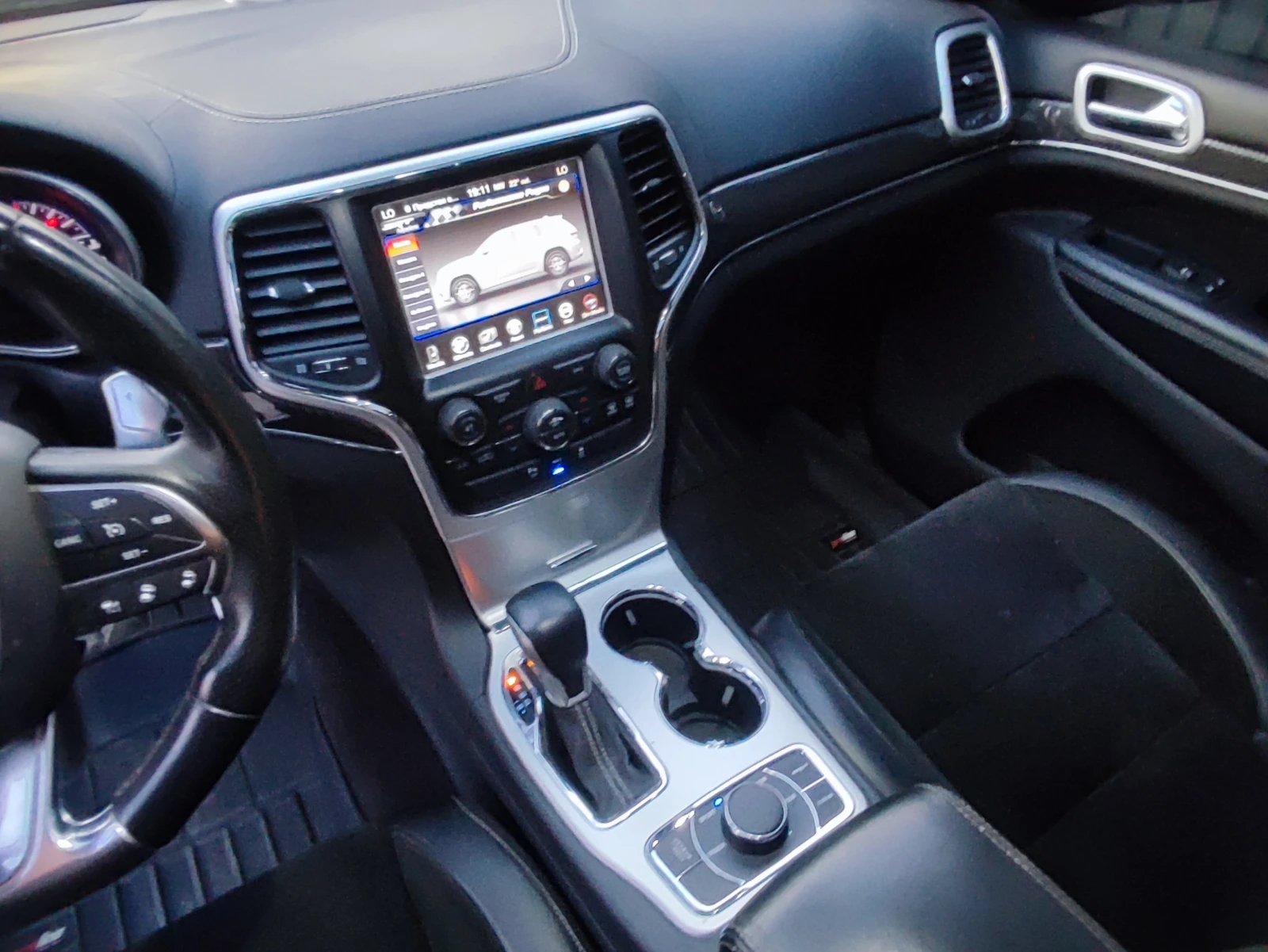 Jeep Grand cherokee SRT 6.4, снимка 10 - Автомобили и джипове - 54864279