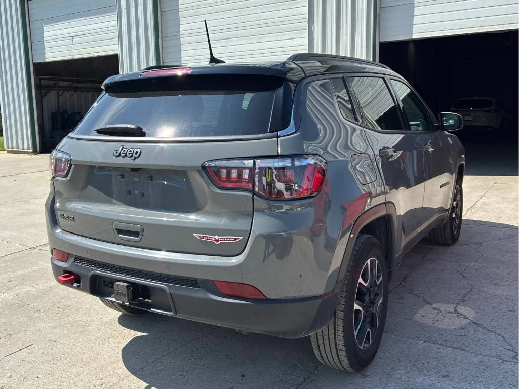 Jeep Compass Trailhawk 4x4* CARFAX* ОПЦИЯ ЗА ФИНАНСИРАНЕ* , снимка 6 - Автомобили и джипове - 54970630