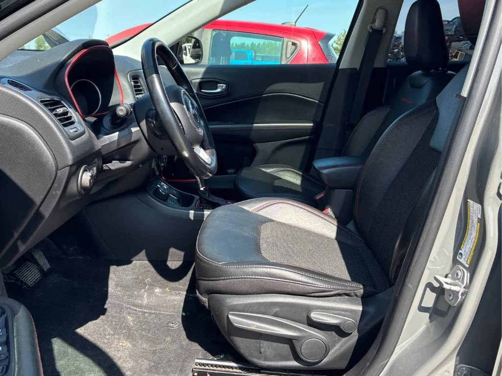 Jeep Compass Trailhawk 4x4* CARFAX* ОПЦИЯ ЗА ФИНАНСИРАНЕ* , снимка 7 - Автомобили и джипове - 54970630