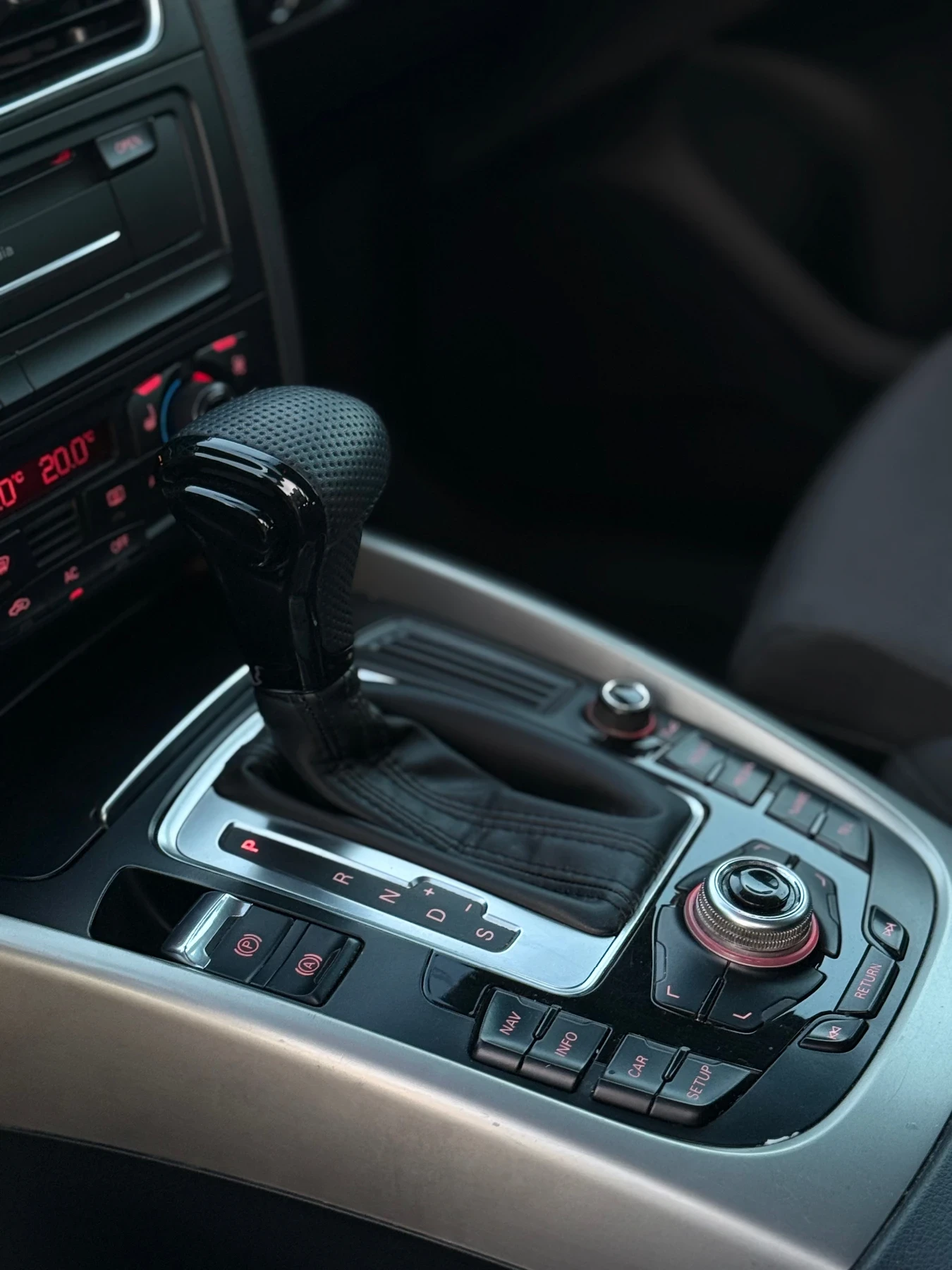 Audi Q5 2.0.LED* 4x4* Navi, снимка 12 - Автомобили и джипове - 55082337
