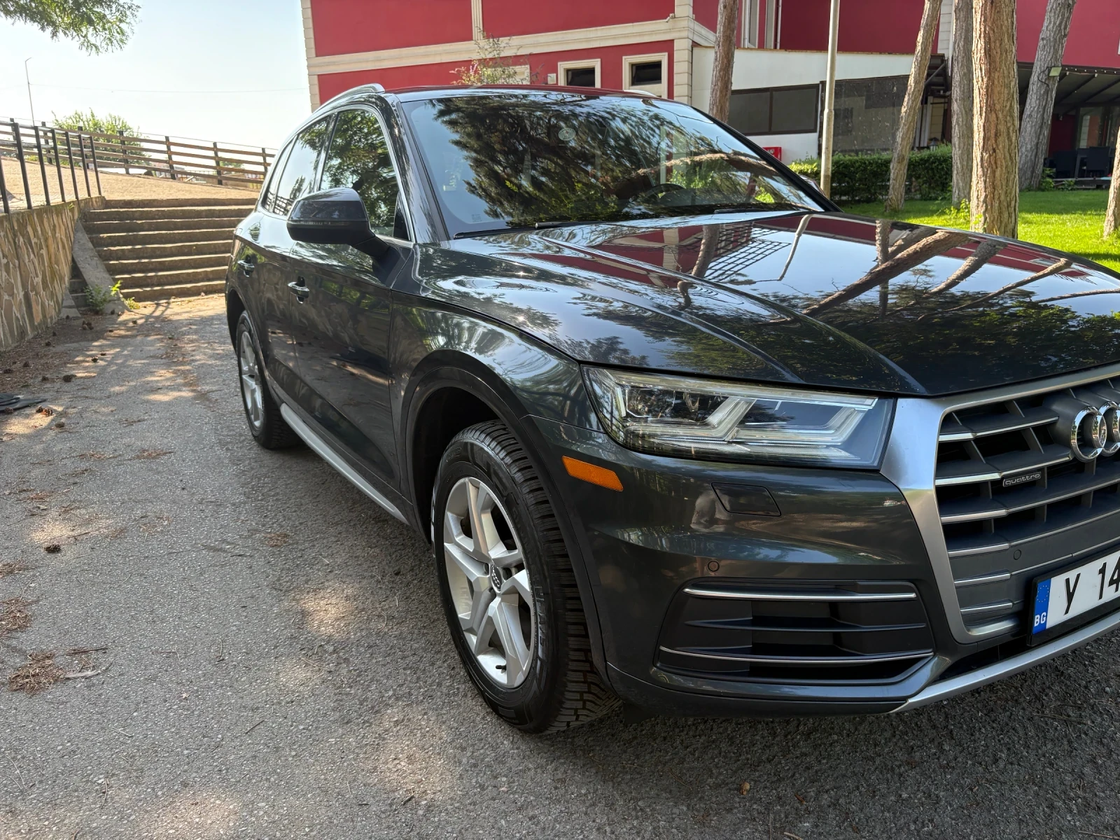 Audi Q5 2.0, снимка 8 - Автомобили и джипове - 55212384