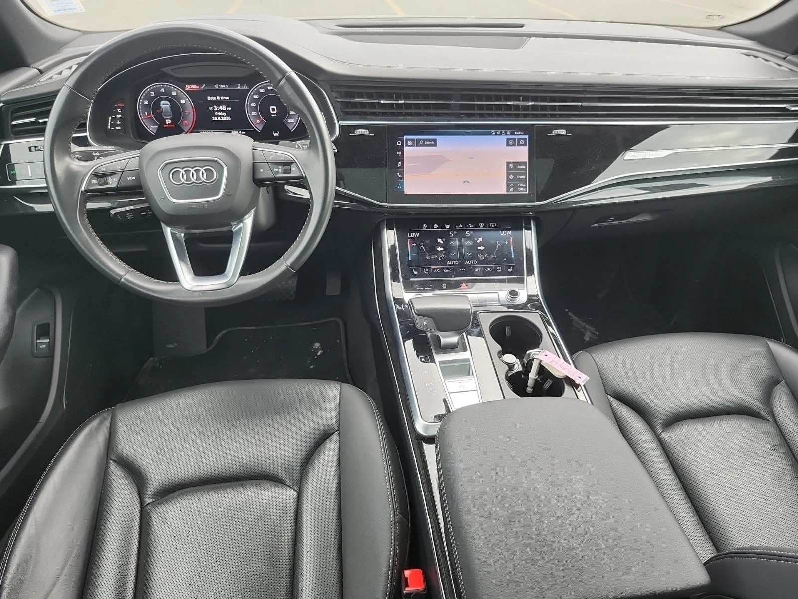 Audi Q8 * 55 Tfsi Quattro Technik * CARFAX * , снимка 10 - Автомобили и джипове - 55868114