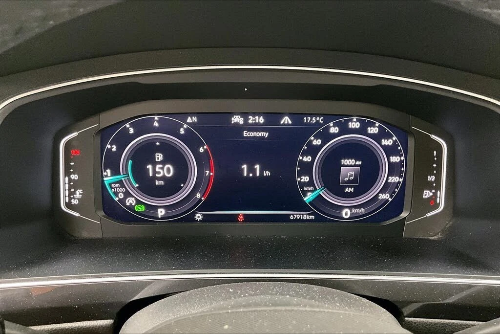 VW Tiguan 2022* R-LINE* BLK OPT* PANO* LANE ASSIST* LED* КРА, снимка 8 - Автомобили и джипове - 56261421