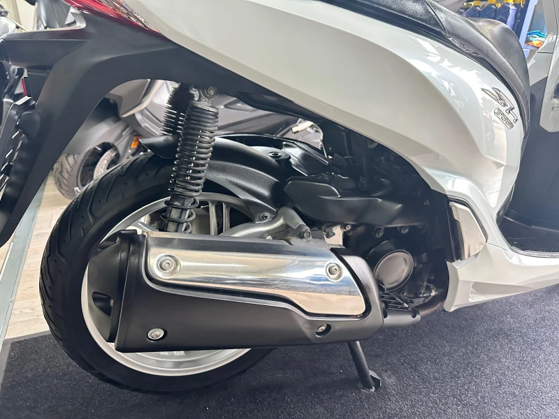 Honda Sh 300i ABS/LED, снимка 13 - Мотоциклети и мототехника - 52147877