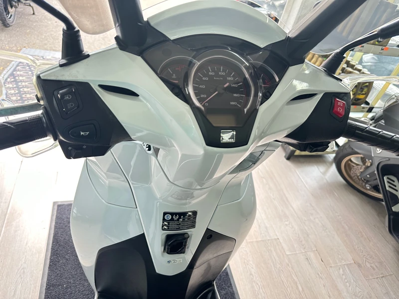 Honda Sh 300i ABS/LED, снимка 2 - Мотоциклети и мототехника - 52147877