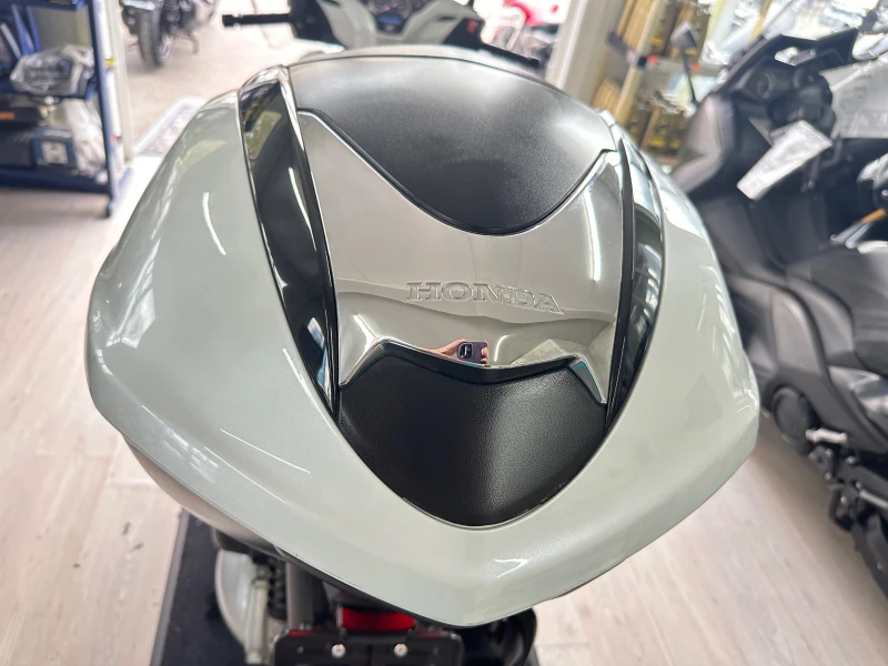 Honda Sh 300i ABS/LED, снимка 6 - Мотоциклети и мототехника - 52147877