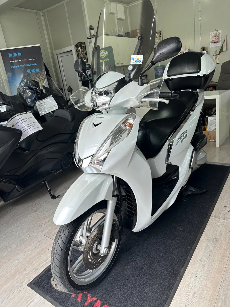 Honda Sh 300i ABS/LED, снимка 7 - Мотоциклети и мототехника - 52147877