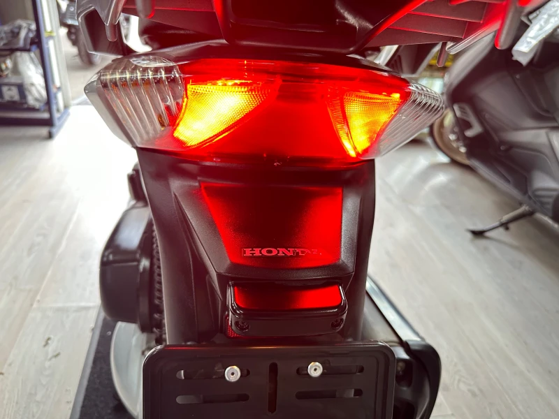 Honda Sh 300i ABS/LED, снимка 5 - Мотоциклети и мототехника - 52147877