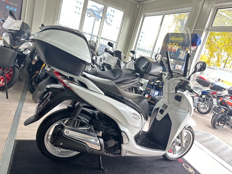 Honda Sh 300i ABS/LED, снимка 16 - Мотоциклети и мототехника - 52147877