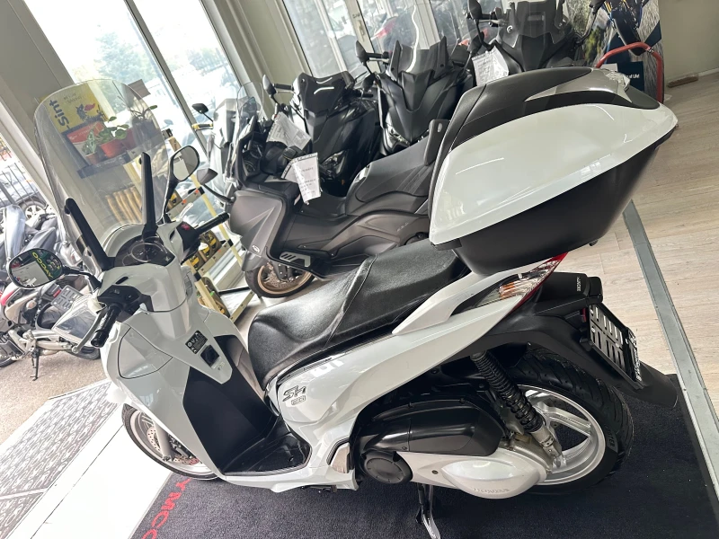 Honda Sh 300i ABS/LED, снимка 17 - Мотоциклети и мототехника - 52147877