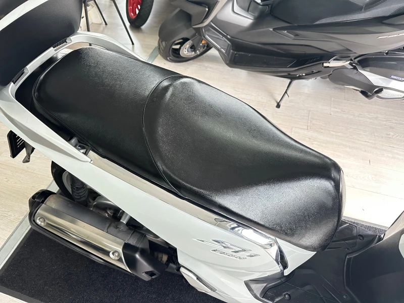 Honda Sh 300i ABS/LED, снимка 4 - Мотоциклети и мототехника - 52147877