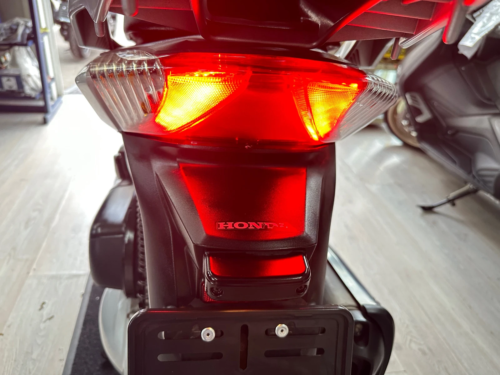 Honda Sh 300i ABS/LED - изображение 5